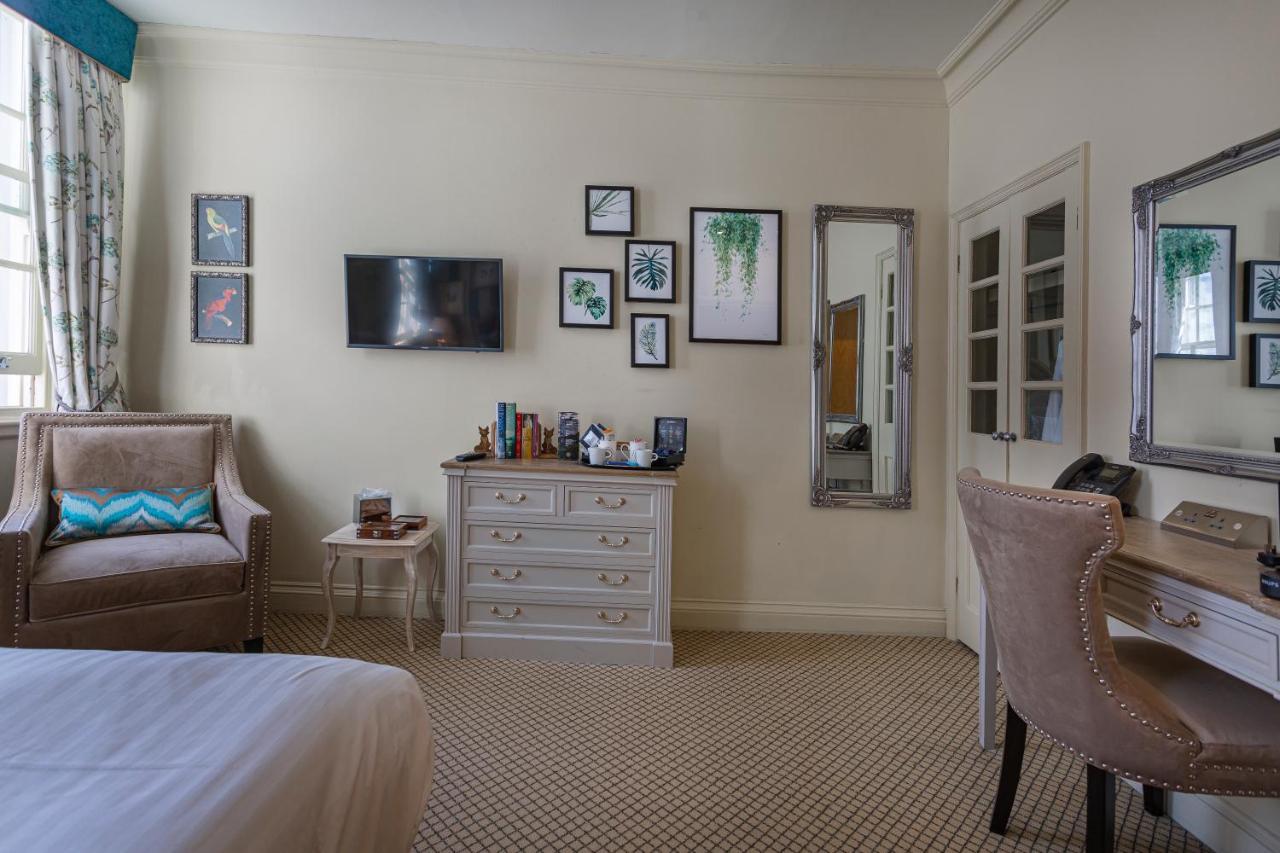 The White Horse Hotel, Romsey, Hampshire المظهر الخارجي الصورة