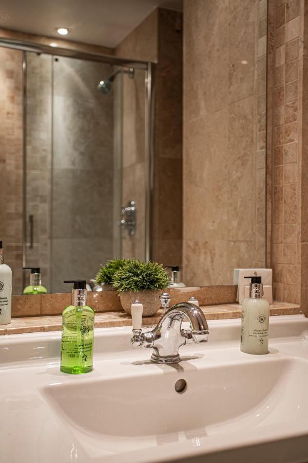 The White Horse Hotel, Romsey, Hampshire المظهر الخارجي الصورة