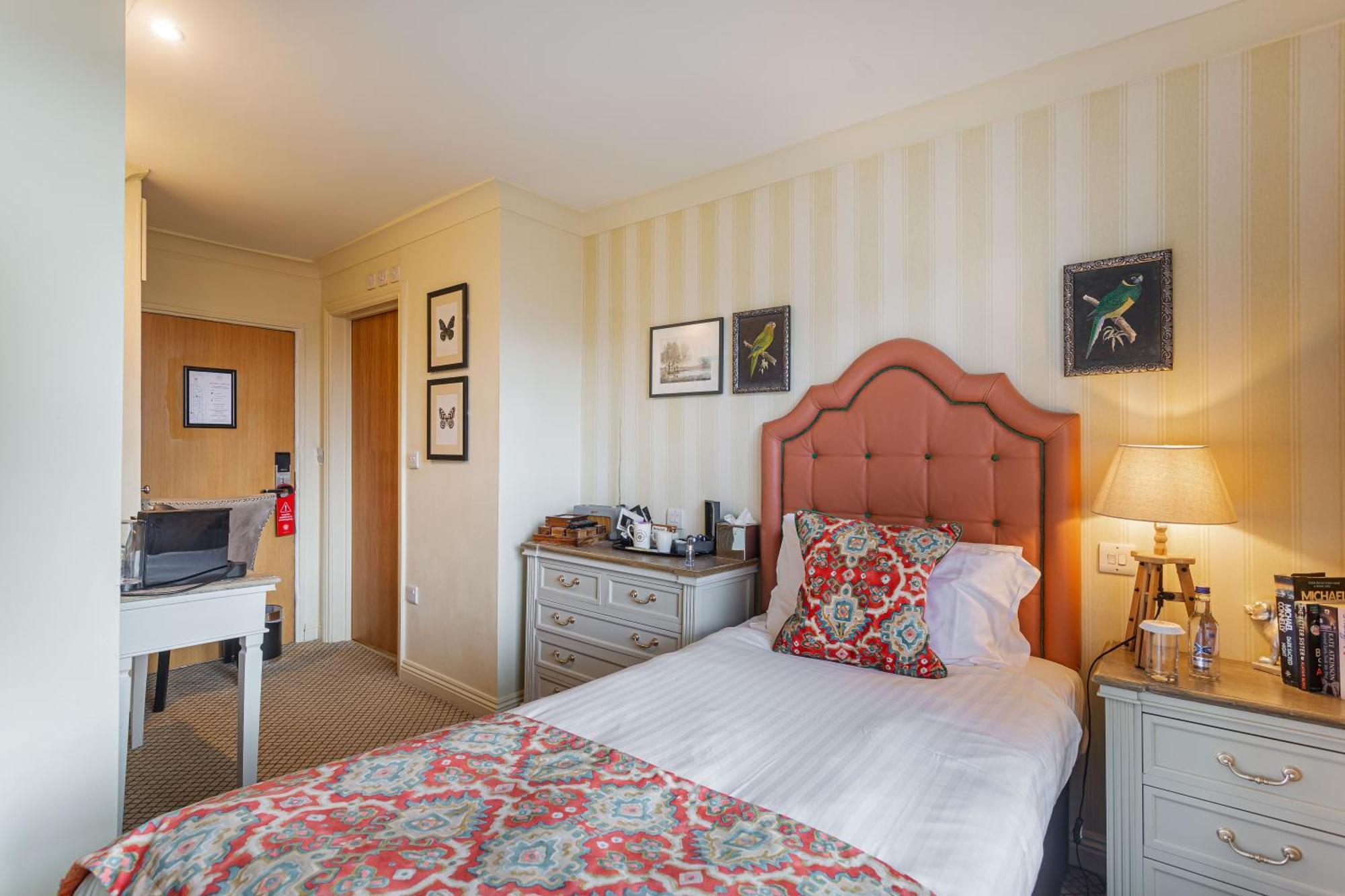 The White Horse Hotel, Romsey, Hampshire المظهر الخارجي الصورة