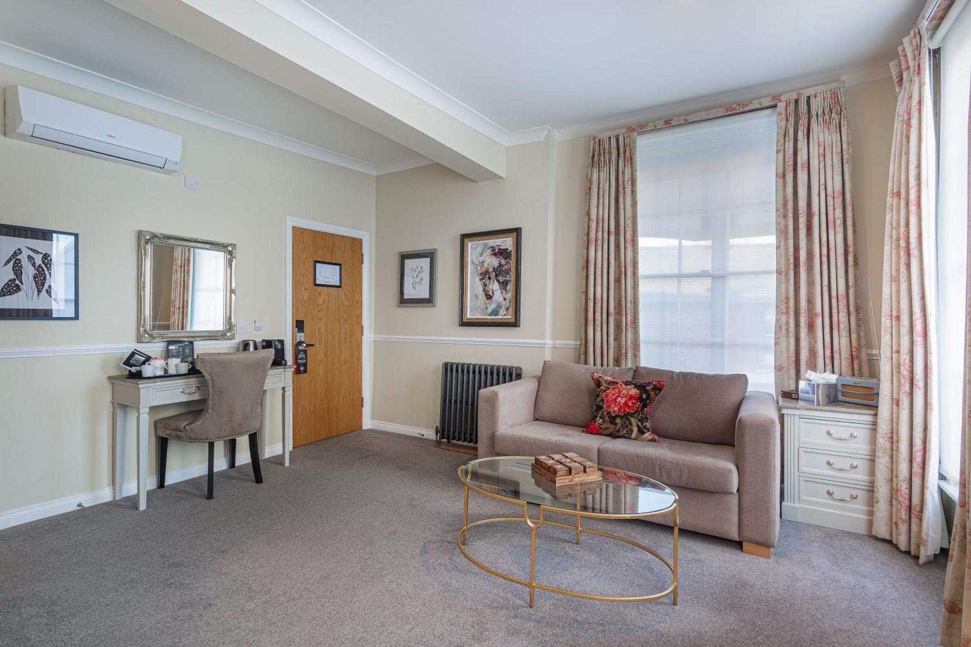 The White Horse Hotel, Romsey, Hampshire المظهر الخارجي الصورة