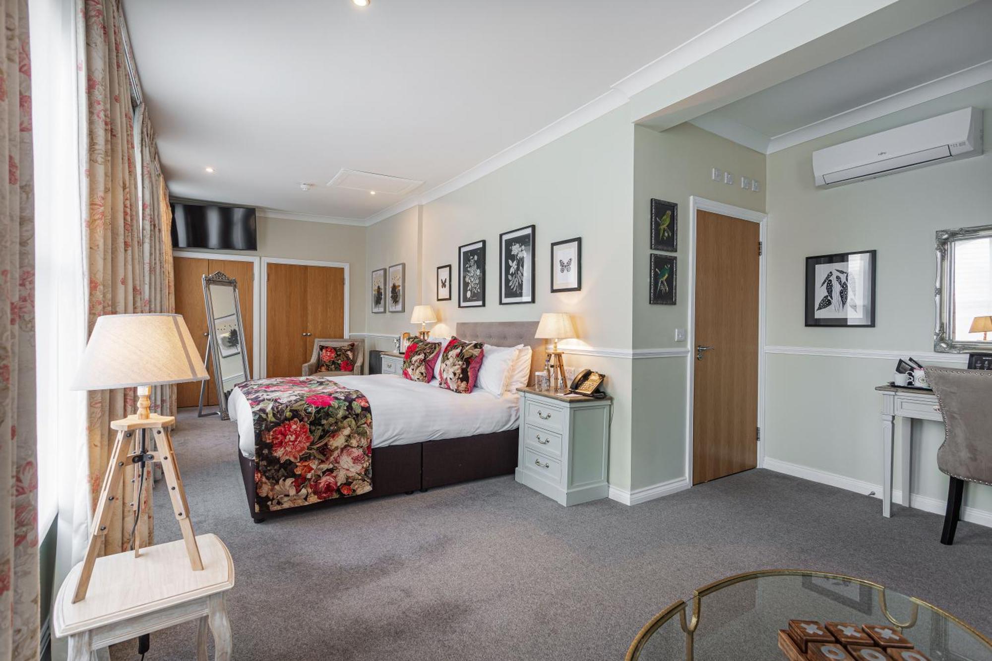 The White Horse Hotel, Romsey, Hampshire المظهر الخارجي الصورة